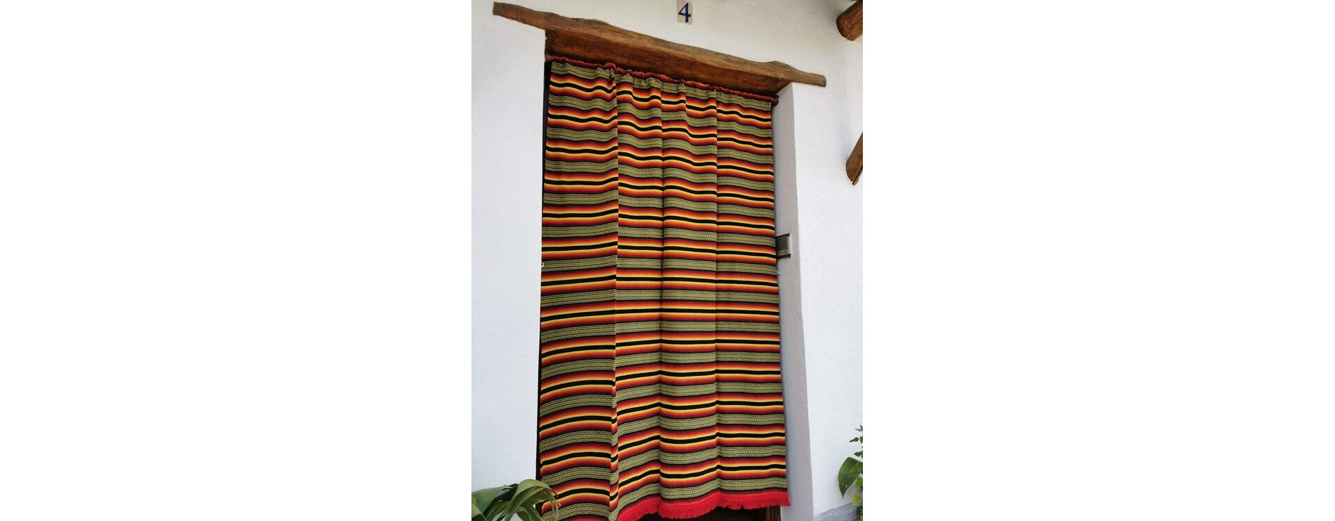 Discover the Spanish Anti-Fly Curtain: A Decorative and Effective Solution